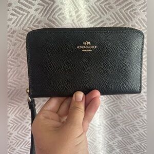 Coach Zip Around Crossgrain Leather Wallet - Black LIKE NEW
